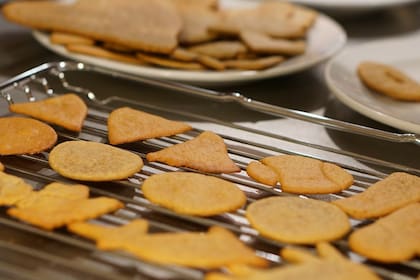 Galletitas de jengibre, con ese perfume tan especial, son un clásico del recetario navideño. Una de las formas más sabrosas y seguras de incluir jengibre en la alimentación