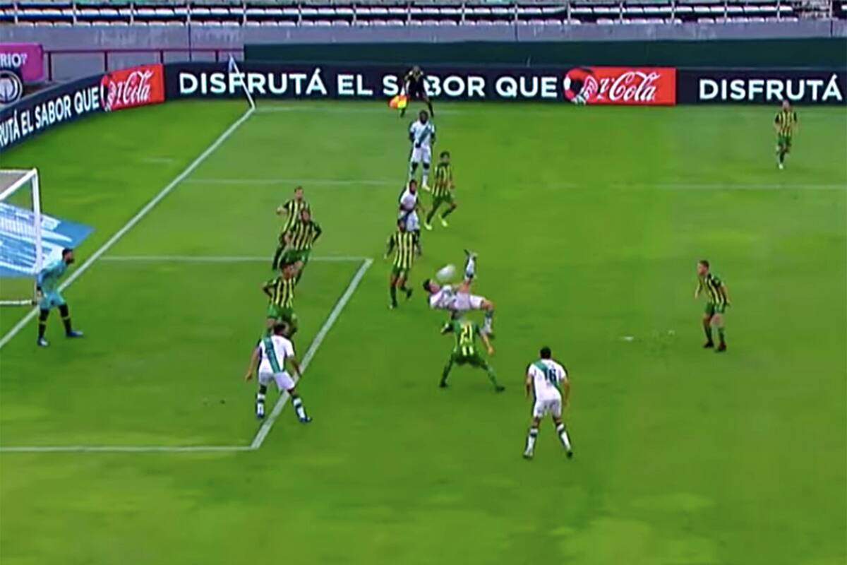 Galoppo dibujó una pirueta en el área justo cuando Banfield sufría y tenía un jugador menos; fue el gol del empate.