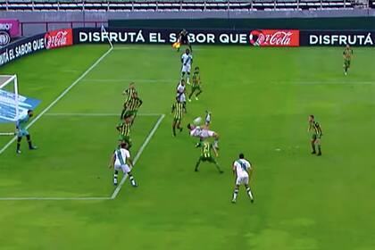 Galoppo dibujó una pirueta en el área justo cuando Banfield sufría y tenía un jugador menos; fue el gol del empate.