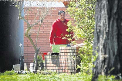 Galvarino Apablaza, ayer, en la casa donde vive, en el partido bonaerense de Moreno