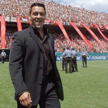 Gamboa en el Coloso del Parque, su casa, donde comenzó como jugador y como entrenador; se marchó en 2008 y nunca se imaginó que no tendría oportunidades de regresar... Su debilidad también es su obsesión