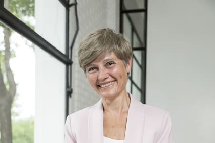 Ganadora del Premio L’Oréal-Unesco por las Mujeres en la Ciencia por el desarrollo de filtros para contaminantes del agua, cuenta cómo es el día a día en el laboratorio y el desafío de hacer ciencia siendo mujer