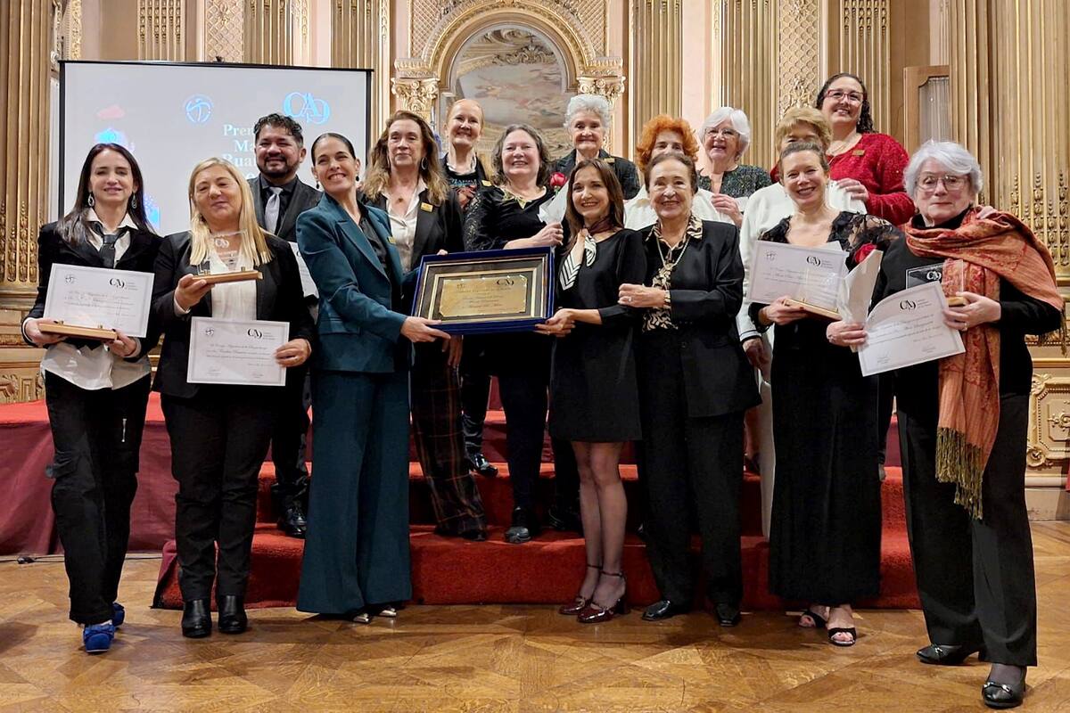 Ganadores del Premio María Ruanova y directivos del Consejo Argentina de la Danza