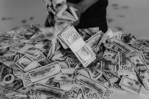 Ganaron millones en la lotería, pero una mala decisión casi los deja sin nada