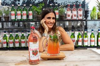 Así son los nuevos tragos de Mona Gallosi para Gancia