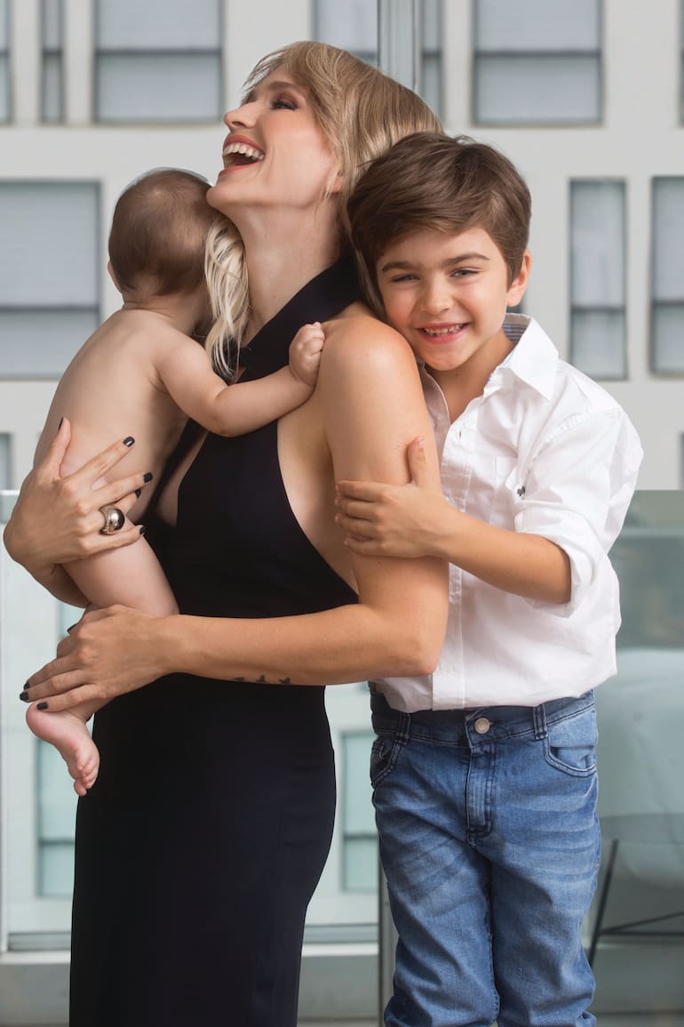 Gandini tuvo a sus dos hijos por parto natural y apoya la legalización del aborto para que "dejen de morir mujeres". FOTO: Pilar Bustelo