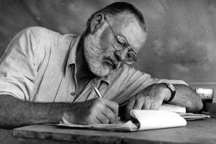 Ernest Hemingway ganó un Premio Pulitzer y un Nobel de Literatura. Fuente: Pinterest.