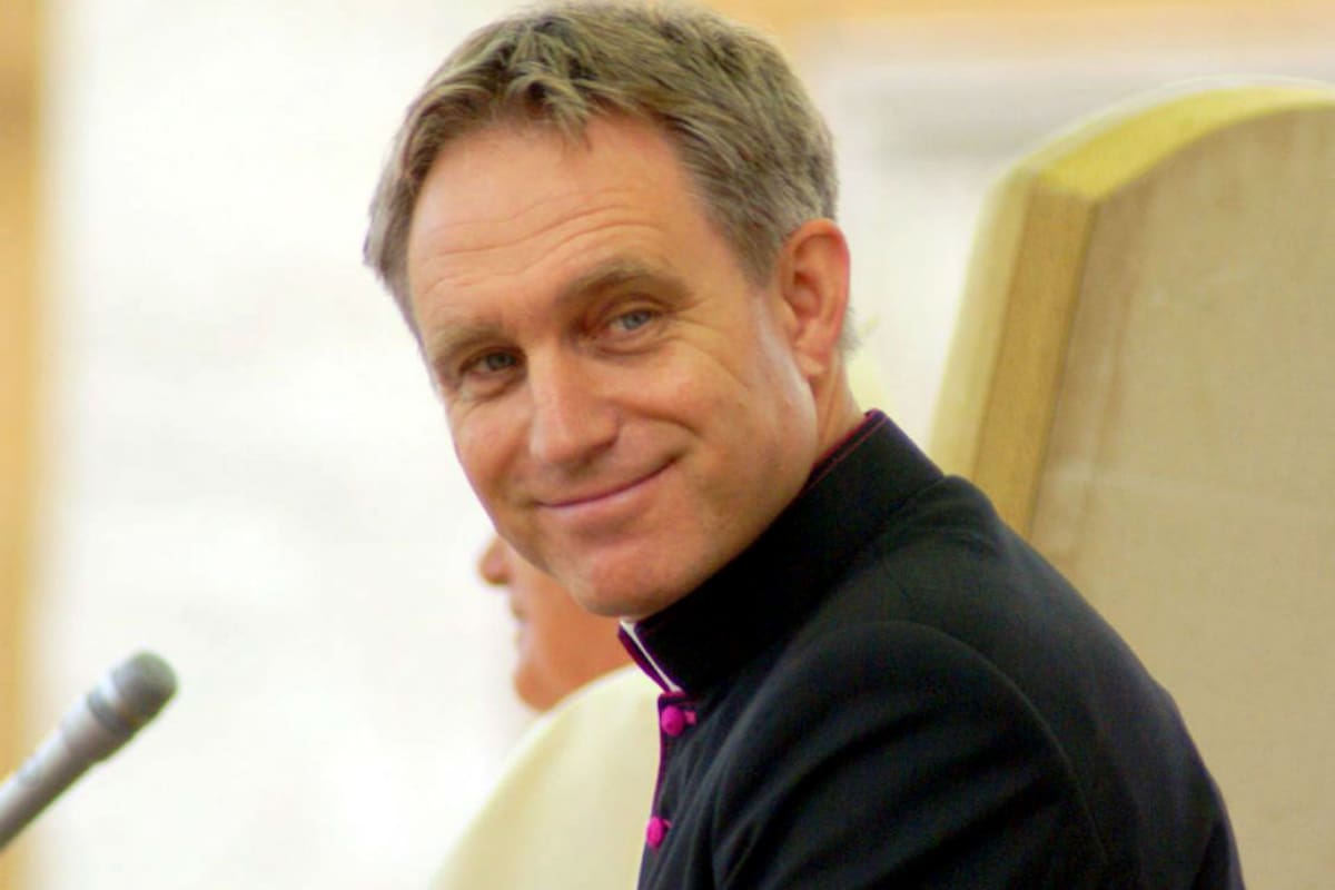 Gänswein acompañó a Francisco en su primer día como papa