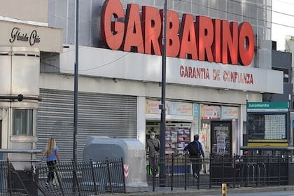 Garbarino hoy mantiene apenas 70 locales que abren durante unos días a la semana, de acuerdo a la disponibilidad de mercadería