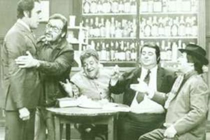 García Grau, Portales, Irizar, Porcel y Altavista en Polémica en el bar, uno de los éxitos de Gerardo Sofovich