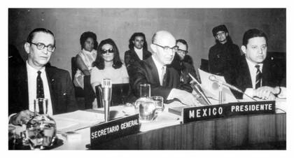 García Robles participó en cumbres de paz mundial desde la década de 1940