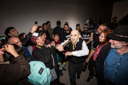 García Wehbi, en su rol de "curador invitado", también participó de la destrucción