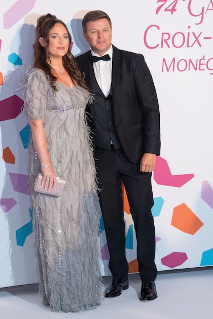Gareth Wittstock y su mujer, Róisín, fueron de los primeros en llegar. El hermano de Charlene de Mónaco está muy integrado en la vida social del principado.