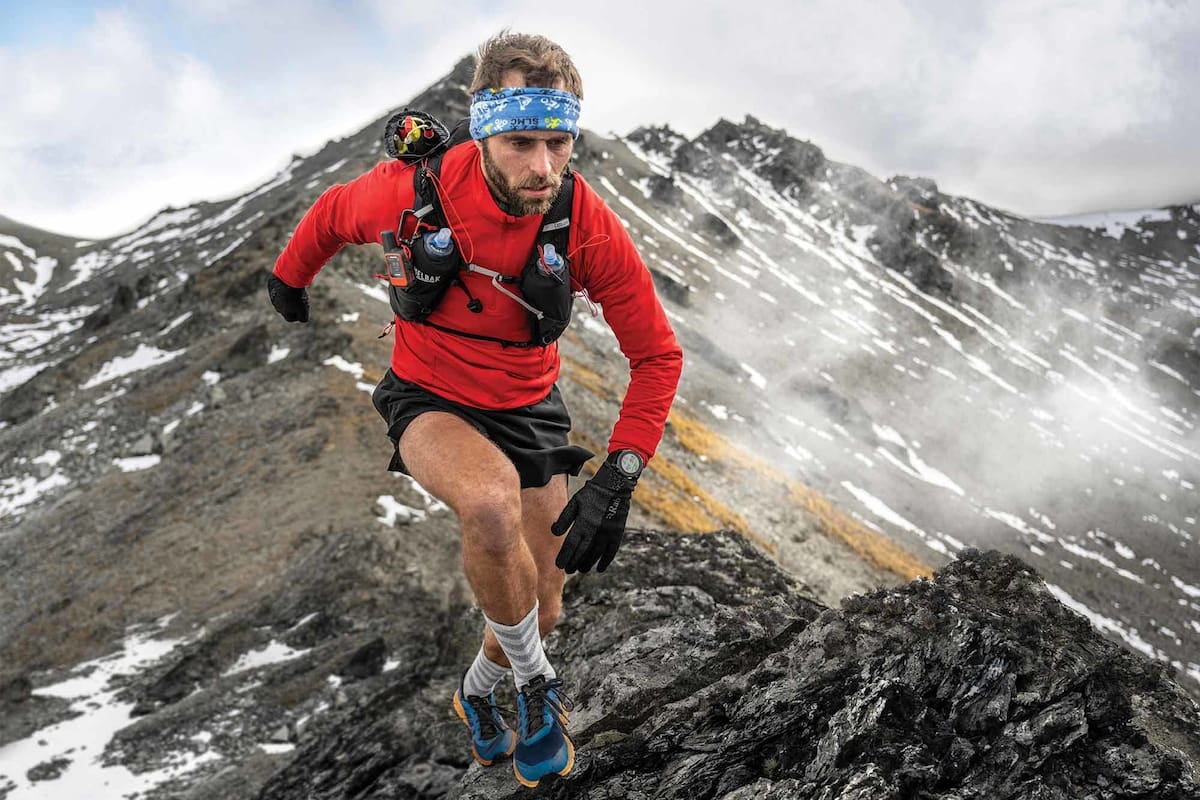 Garmin presentó el nuevo reloj para aventura, el Enduro 3, que logra una mayor autonomía con el GPS activo gracias a su panel solar mejorado