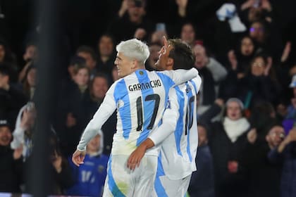 Garnacho y Dybala, afuera