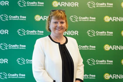Garnier celebró la aprobación "Leaping Bunny" de Cruelty Free International con la visita de Michelle Thew, Directora Ejecutiva de la entidad.