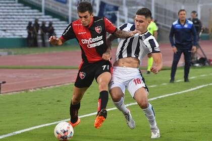 Garro y Villagra, mano a mano por la pelota