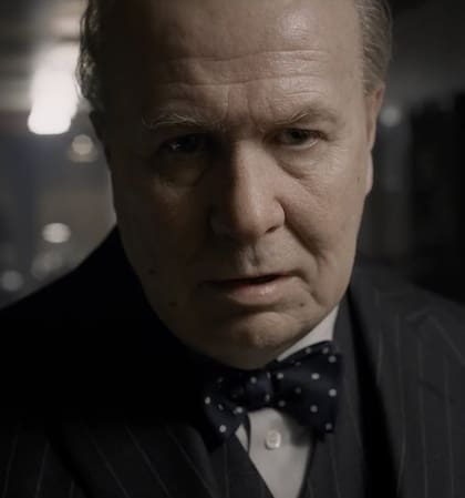 El actor inglés caracterizado como Winston Churchill en el film Las horas más oscuras, por el que consiguió su primer premio Oscar