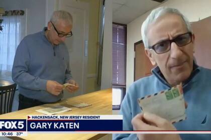Gary Katen muestra el sobre de la primera carta que recibió, que fue escrita por el esposo de un matrimonio que paseaba por California en 1946
