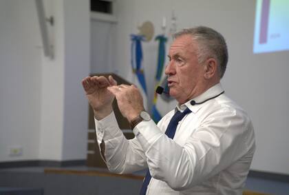 Gary Lewis, experto en educación británico y promotor del enfoque en formación del carácter