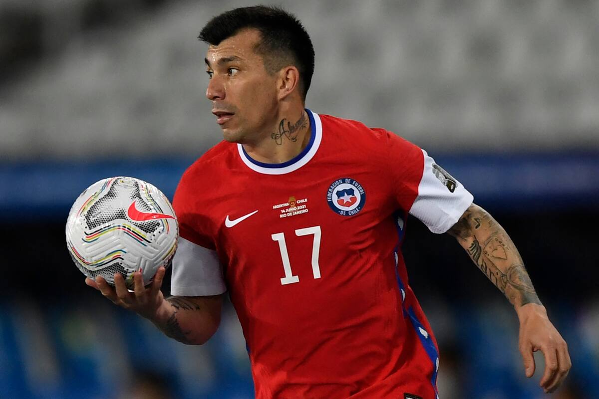 Gary Medel, inesperado protagonista del video de la canción oficial del Mundial