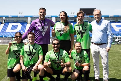 Gascón junto a sus compañeros de equipo