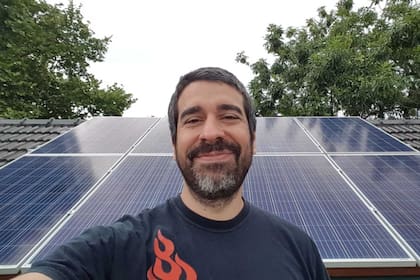 Gastón Bour tiene como objetivo convertirse en un usuario eléctricamente neutral, es decir poder generar la misma energía que consume.