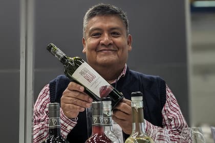 Gastón Cruz, de la Bodega Don Milagro, en el stand de la Argentina en la Slow Wine Fair que se desarrolló en Bologna, Italia