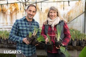 Gastón Díaz y Didin Verellén: juntos gestionan el vivero y la hostería La Nature.