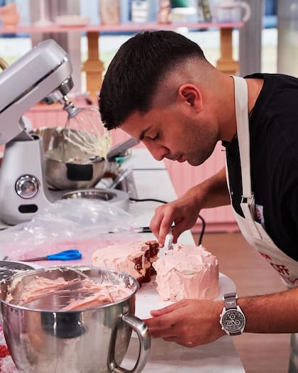 Gastón Edul fue uno de los primeros eliminados de Bake Off Famosos