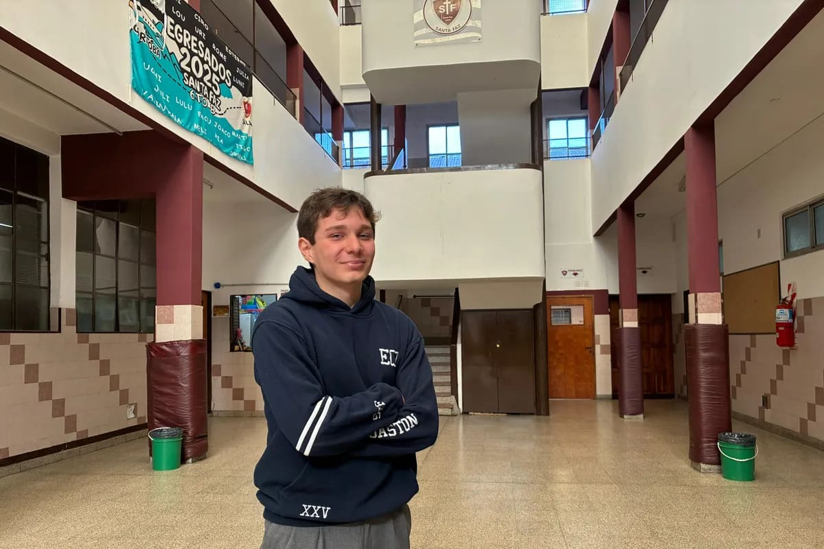 Gastón está en el último año de secundaria en el Instituto Santa Faz de Lanús
