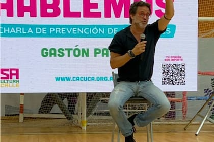 Gastón Pauls hace veinte años brinda charlas para la prevención de adicciones: "Mi testimonio por lo menos hizo que un pibe entendiera que a la larga no es tan gracioso lo que termina pasando con la cocaína."