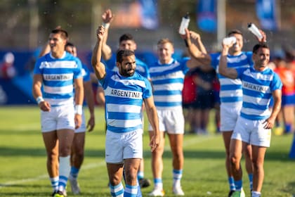 Gastón Revol, adelante, uno de los símbolos del equipo