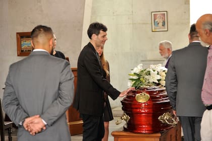 Gastón Satragno despide a su madre Pinky este domingo en la capilla ardiente del cementerio de la Chacarita