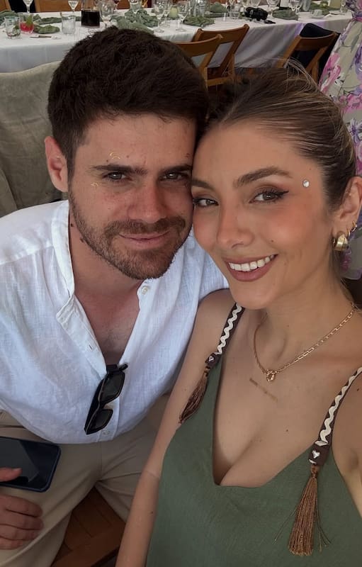 Gastón Soffritti junto a su novia colombiana, a quien conoció hace un año