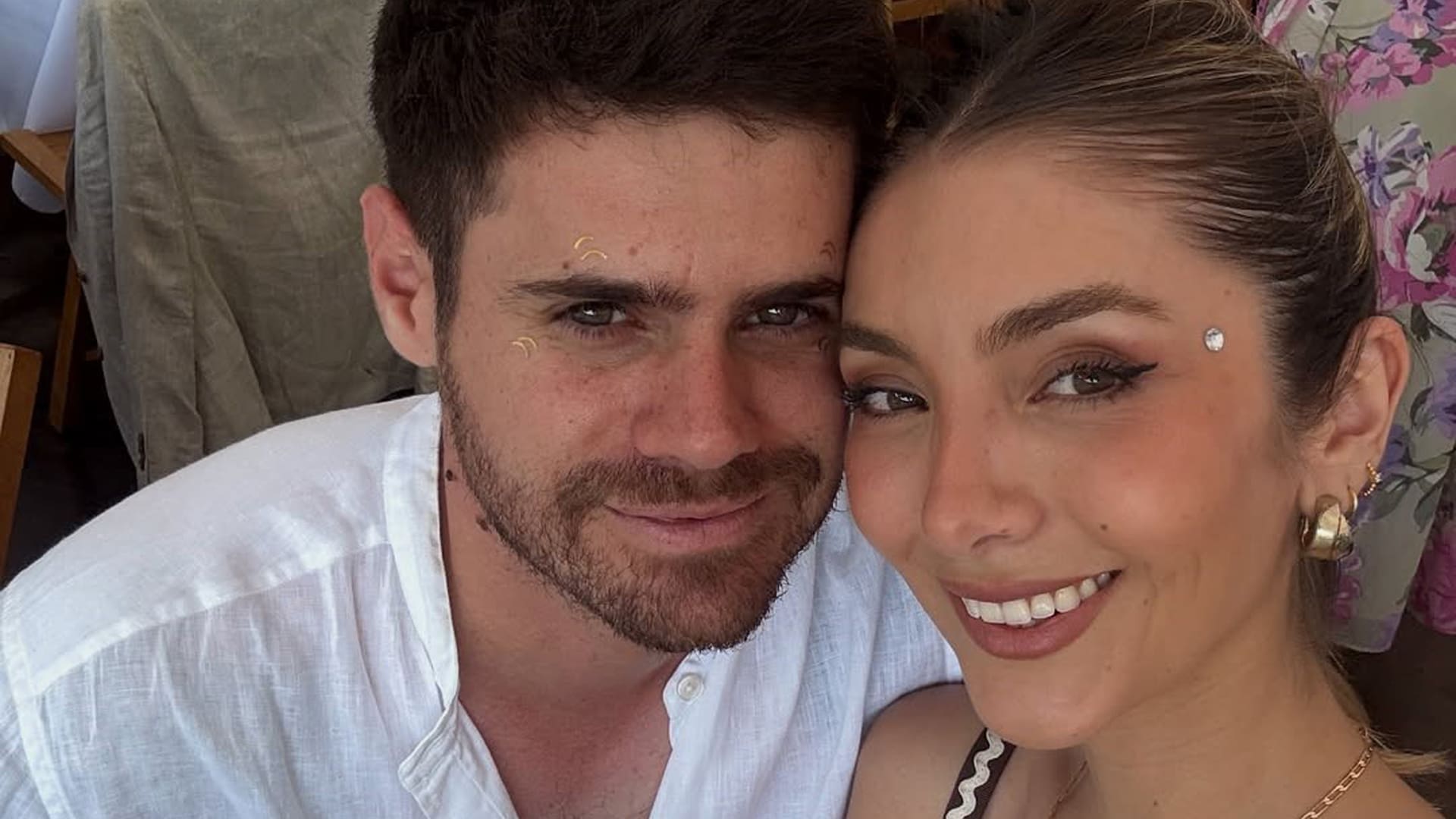 Gastón Soffritti junto a su novia colombiana, a quien conoció hace un año