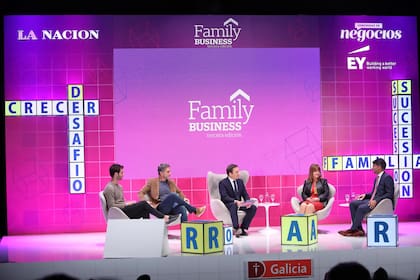 Gastón y Tito Loizeau (El Capitán Deli Theatre), José Del Rio (LA NACION), Claudia Álvarez Argüelles y Matías Basanta Álvarez (Álvarez Argüelles Hoteles)