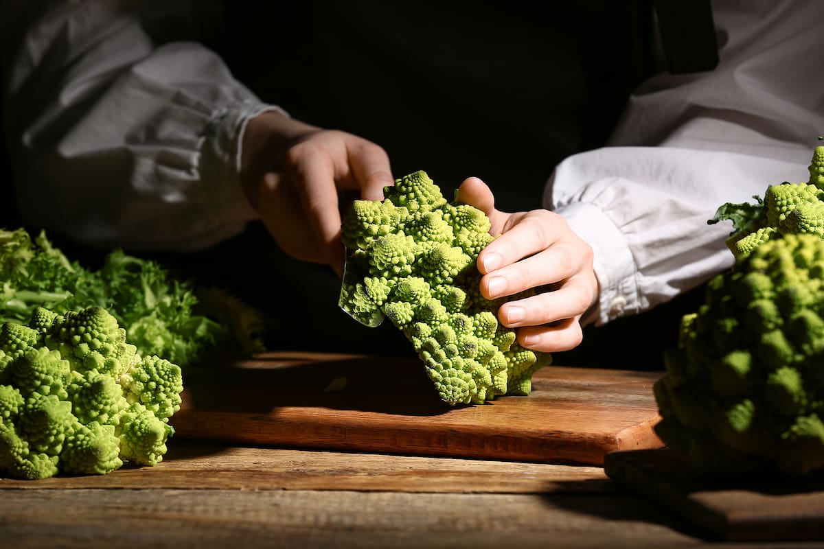 Gastrónomos, chefs y nutricionistas lo catalogan como vegetal “primo” del brócoli y coliflor