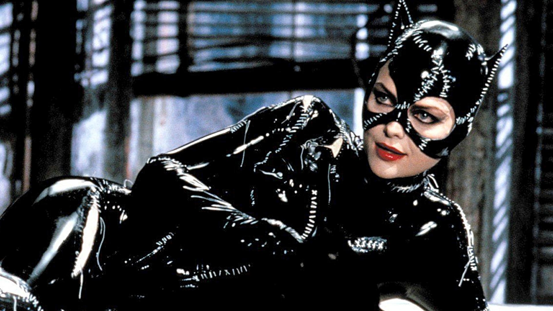 Michelle Pfeiffer como Gatubela