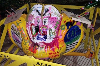 Gaturro, el personaje creado por Nik, fue vandalizado y debió ser retirado del Paseo de la Historieta menos de 48 horas después de haber sido emplazado