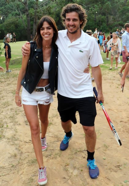 Gaudio, sonriente con su flamante novia
