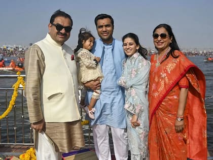 Gautam Adani y su familia