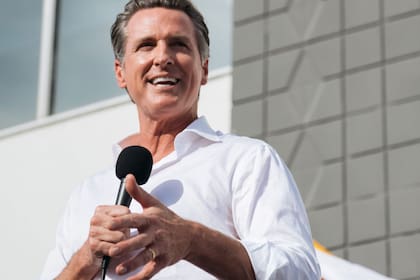 Gavin Newsom anunció el plan en Redding, California
