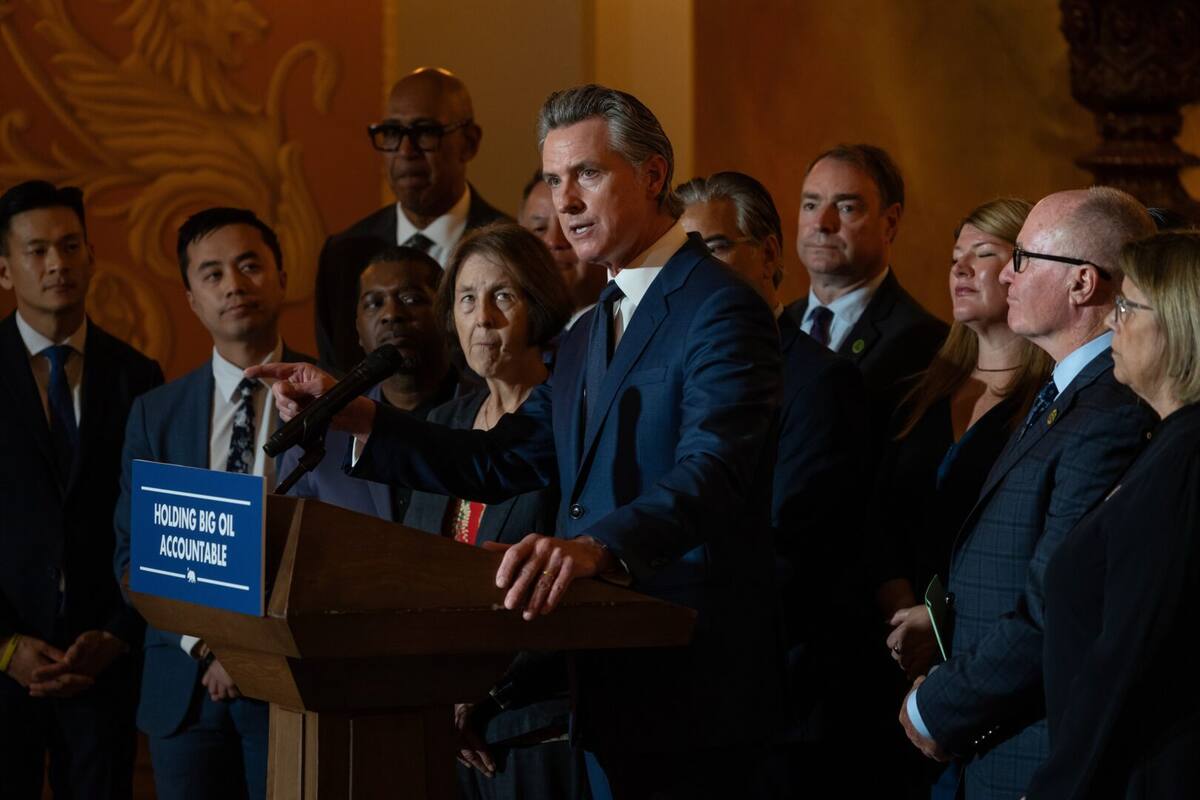Gavin Newsom declaró la emergencia en California por la presencia de casos de gripe aviar