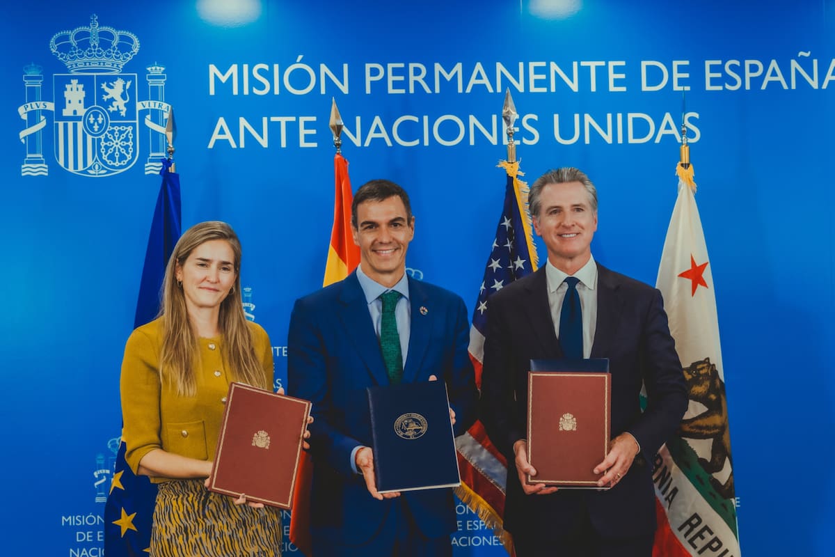Gavin Newsom firmó un Memorando de Entendimiento (MOU) con el presidente del gobierno español, Pedro Sánchez