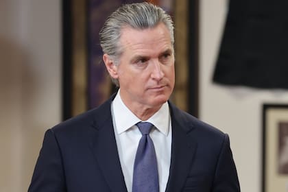 Gavin Newsom manifestó su pesar por la muerte de un agente de policía de 35 años en cumplimiento del deber en California