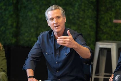Gavin Newsom publica sus memorias, en las cuales reconstruyen una historia atravesada por dificultades de aprendizaje y relaciones familiares complejas