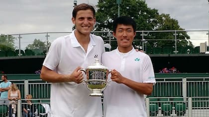 Geller festeja con su compañero taiwanés