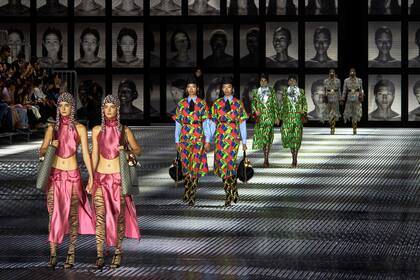 Gemelos en la pasarela de Gucci