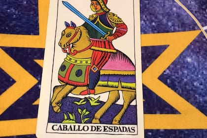Géminis se regirá por el Caballo de Espadas